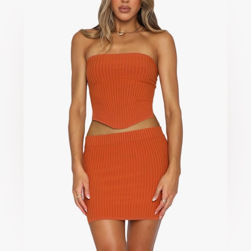 Women Two Piece Y2K Knit Ribbed Outfit - size small, but kind of stretchy